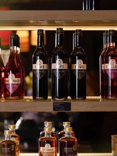 Unsere erlesenen Tropfen | © Obst- und Weinbau Kiefer | © Obst- und Weinbau Kiefer