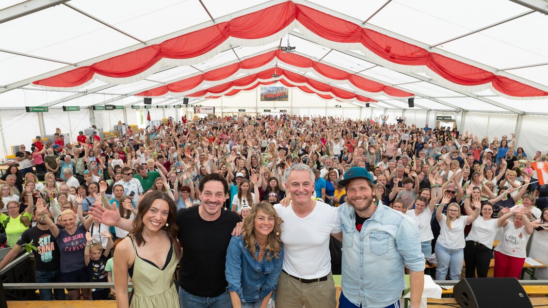 Gruppenfoto Fantag Festzelt | © Martin Huber