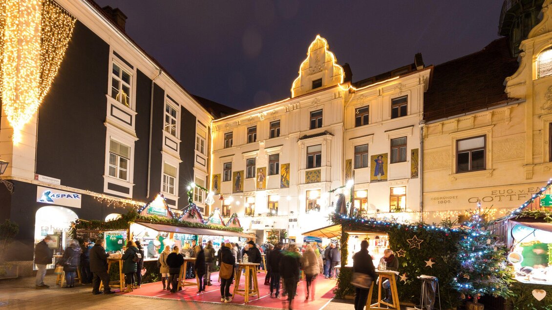Adventmarkt am Glockenspielplatz_2 | © Graz Tourismus - Harry Schiffer