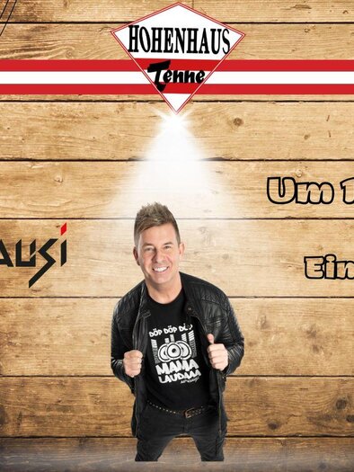 A cheerful musician named AlmKlausi stands in front of a wooden wall, surrounded by music elements. The event takes place at Hohenhaus Tenne at 5 PM and 11 PM, entry is free. | © Hohenhaus Tenne