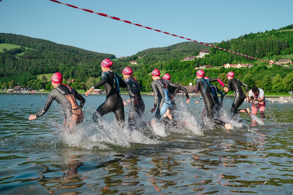Apfelland Triathlon: Schwimmen im Stubenbergsee. | © OMNi-BiOTiC® POWERTEAM