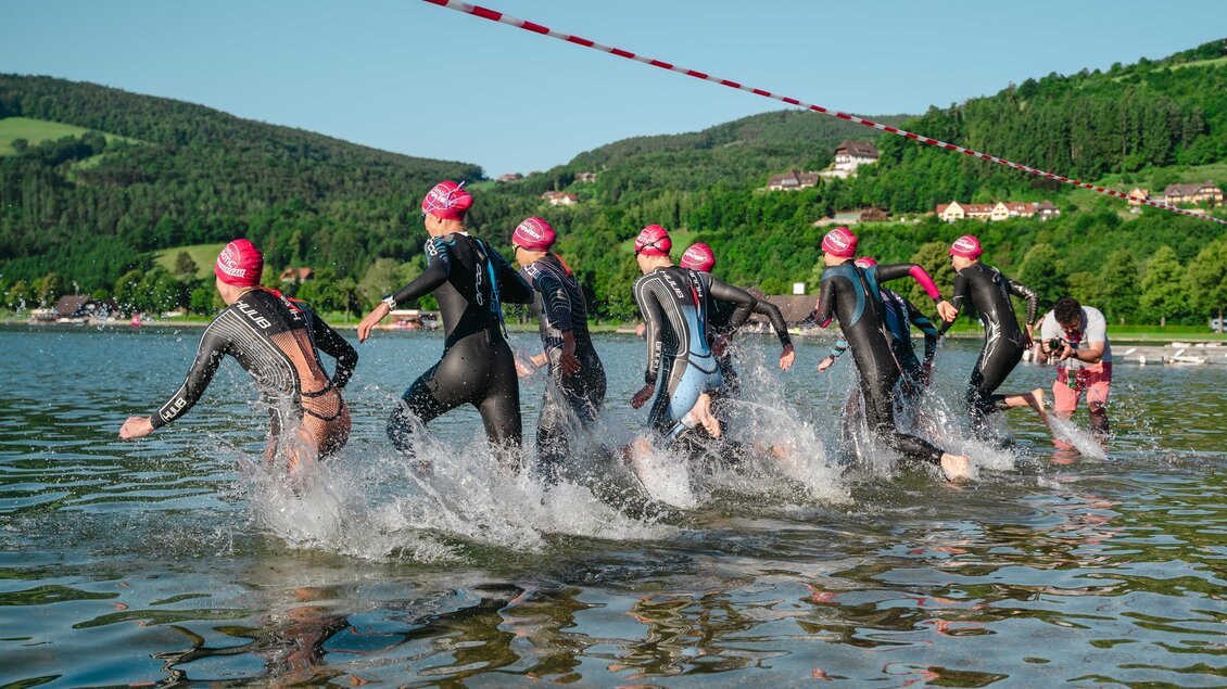 Apfelland Triathlon: Schwimmen im Stubenbergsee. | © OMNi-BiOTiC® POWERTEAM