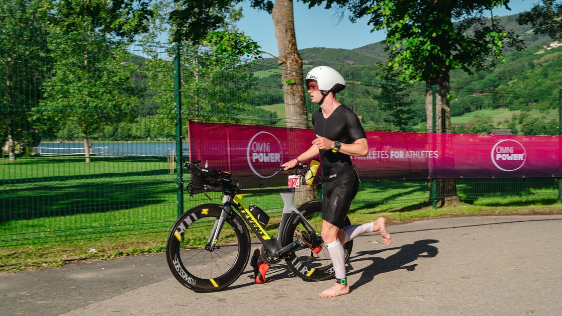 <p>Apfelland Triathlon: Radfahren.</p> | © OMNi-BiOTiC® POWERTEAM