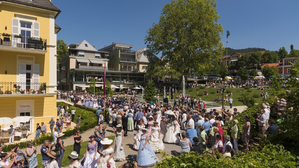 Einzug der Gruppen | © TVB Thermen- & Vulkanland