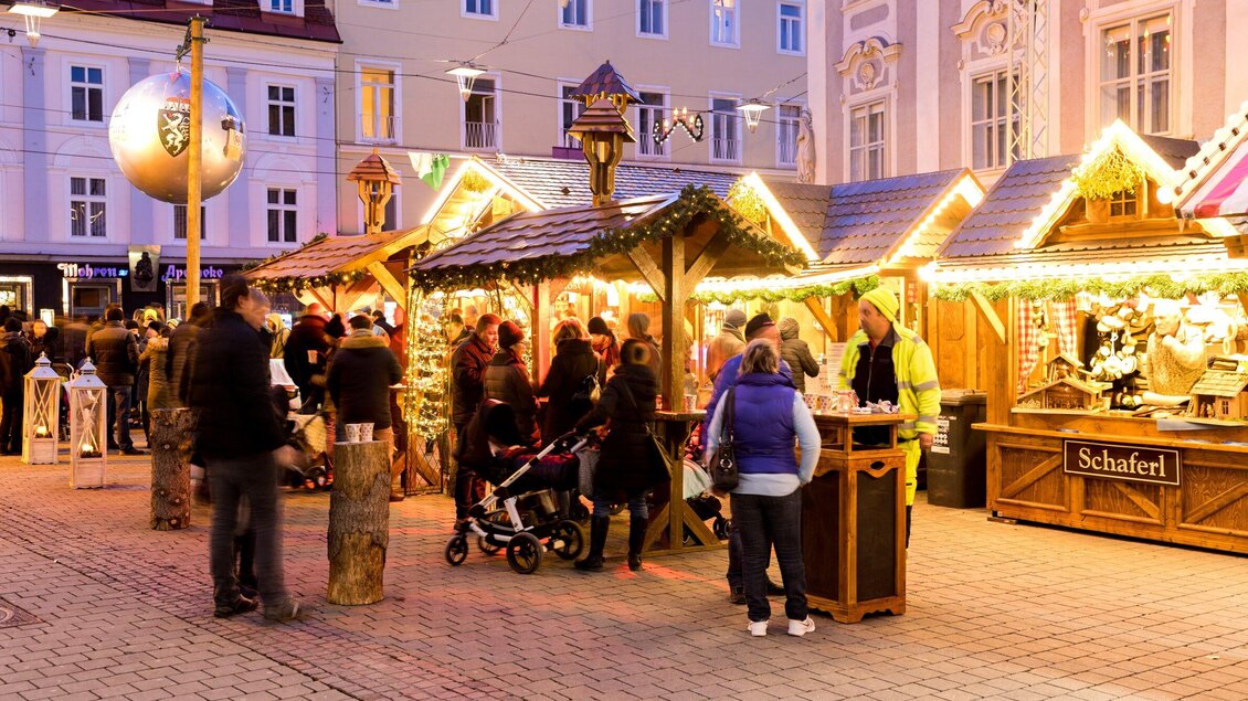 Christkindlmarkt am Südtiroler Platz | © Graz Tourismus - Harry Schiffer