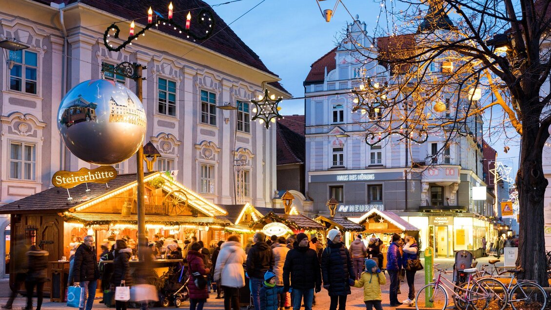 Christkindlmarkt am Südtiroler Platz | © Graz Tourismus - Harry Schiffer