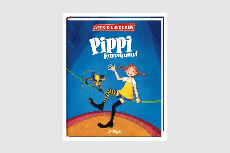 Ein farbenfrohes Buchcover von "Pippi Langstrumpf" mit dem Titel in großen Buchstaben. Pippi steht auf einem Seil, begleitet von einem Affen. | © Verlagsgruppe Oetinger
