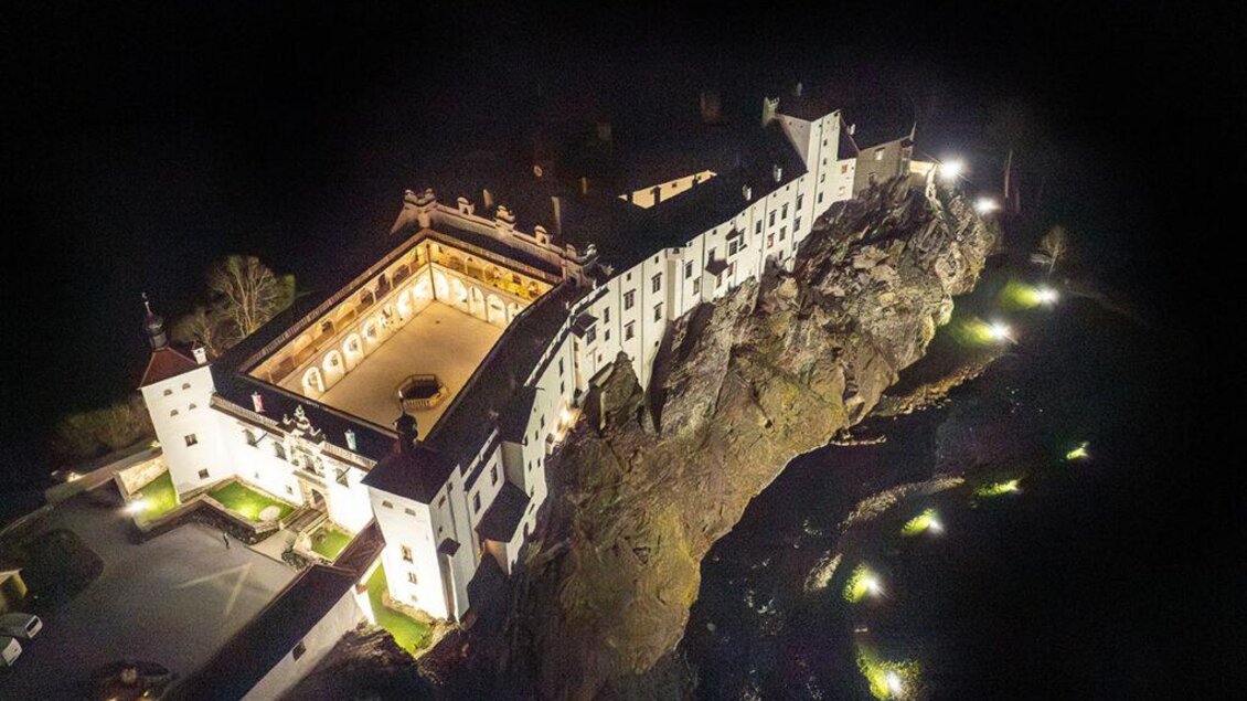 <p>Gartenschloss Herberstein bei Nacht.</p> | © Gartenschloss Herberstein_Oststeiermark