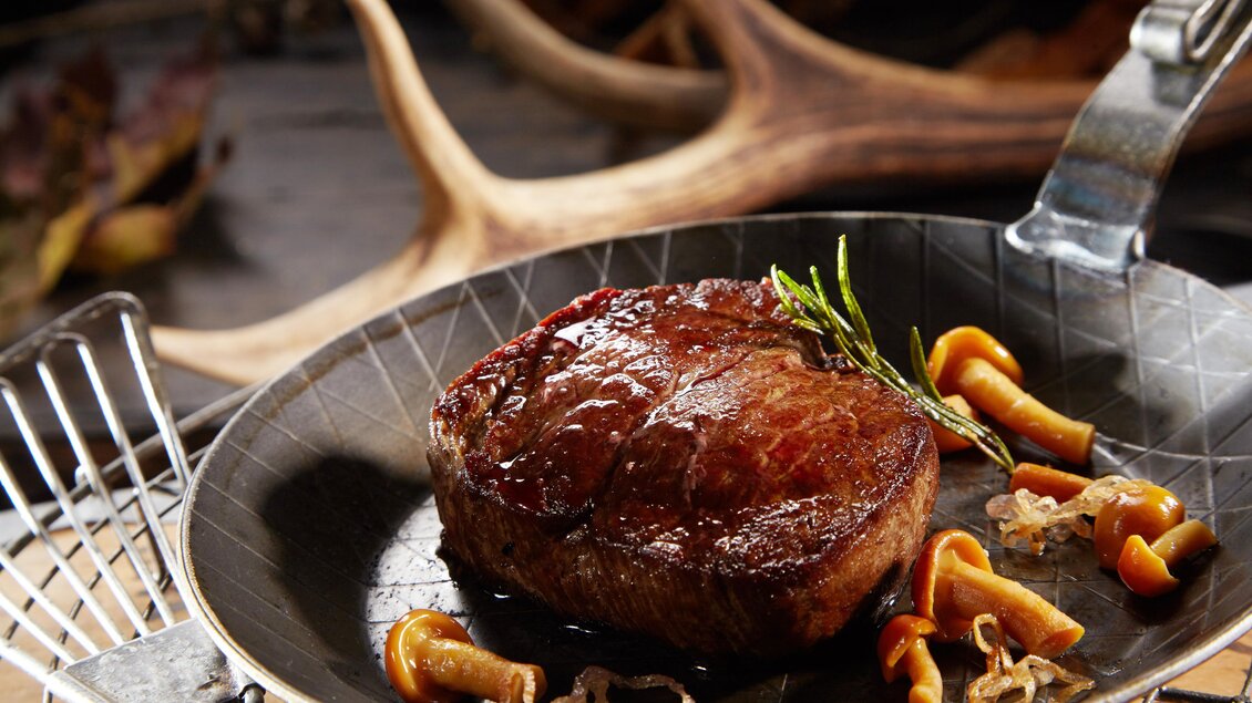 Herbstliche Wild-Gerichte bei den Gastwirten im Naturpark Almenland | © Tourismusverband Oststeiermark