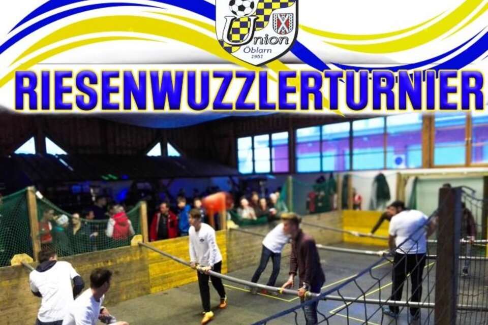 Ein Riesenwuzzlerturnier in einer halle mit vielen Teilnehmern. Menschen spielen aktiv und haben Spaß beim Wettbewerb. | © FSV Union Öblarn
