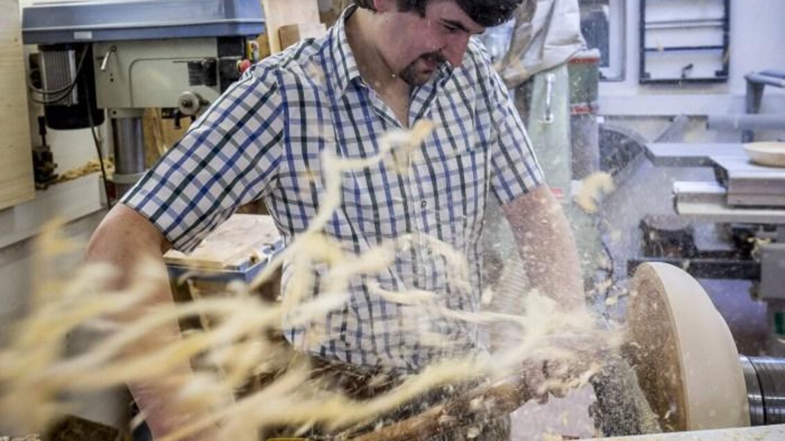 Ois wird rundDrechslerei Lukas Lettmayer - bei der | © Ikarus