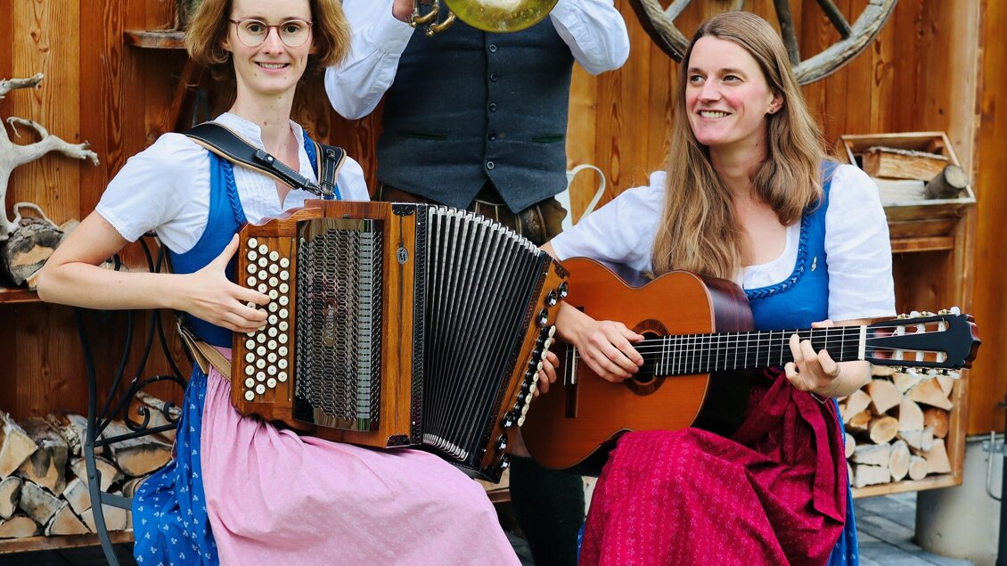 3 Personen mit Musikinstrumente | © Moosbrugger Musi