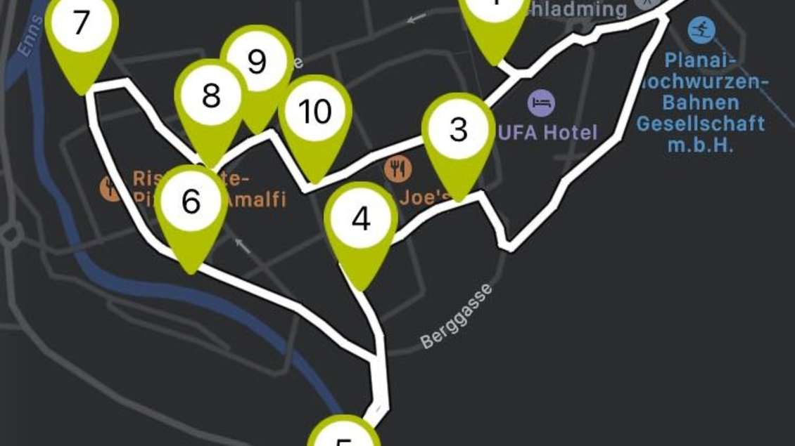 Eine Karte mit markierten Punkten, die verschiedene Standorte zeigt. Die Routen sind durch weiße Linien verbunden. | © Kinder-Workshops