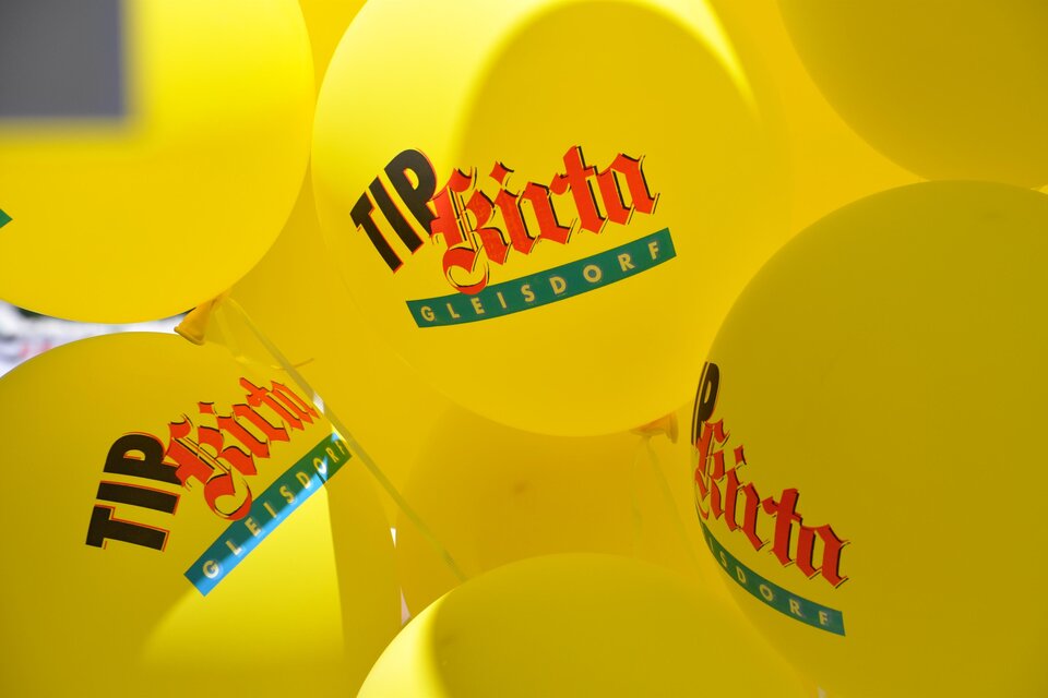 Luftballons mit TIP-Kirta-Aufdruck