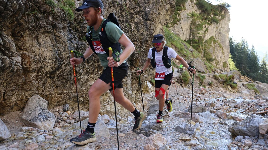 Zwei Läufer am Berg  | © Hans Simonlehner
