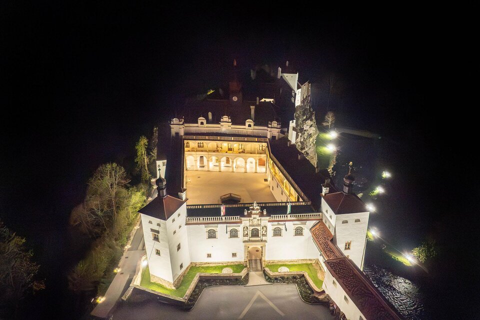 Gartenschloss Herberstein bei Nacht. | © Helmut Schweighofer