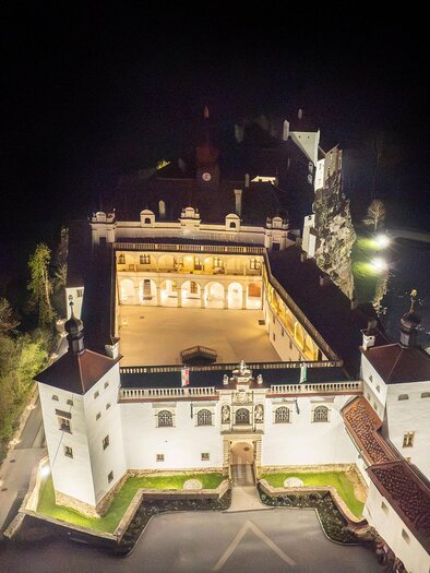 Gartenschloss Herberstein bei Nacht. | © Helmut Schweighofer
