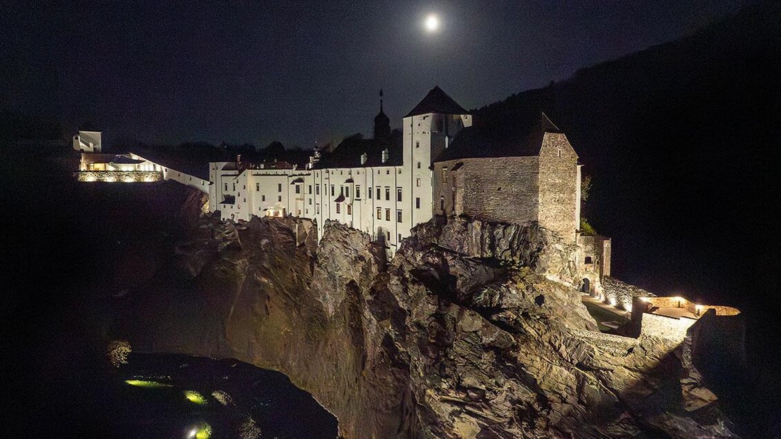 Gartenschloss Herbertstein bei Vollmond. | © Gartenschloss Herberstein