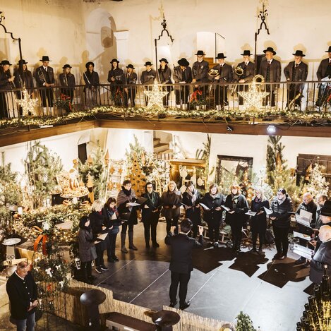Weihnachtszauber auf Schloss Burgau | © Kunsthandwerk Schloss Burgau | Fam. Fraller | © Kunsthandwerk Schloss Burgau