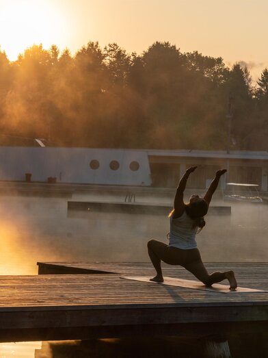 Yoga bei Sonnenaufgang am See | © Fuchs Sandra | © Fuchs Sandra