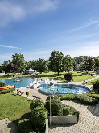 Schwimmbad Weiz_Überblick_Oststeiermark | © Harald Eisenberger