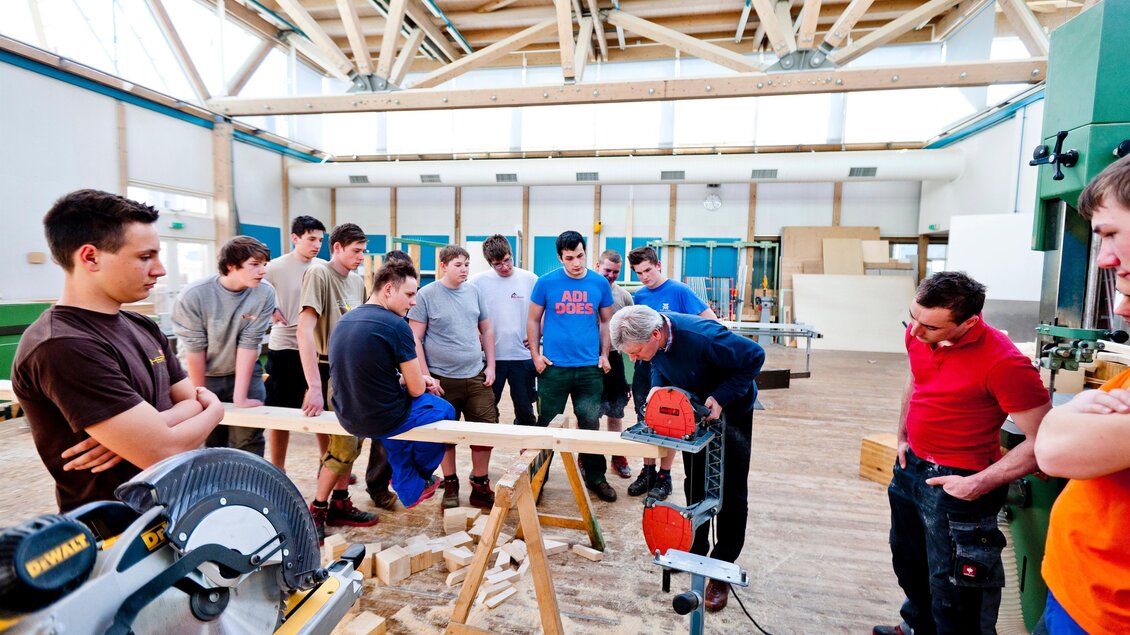 Arbeiten im Innengebäude | © Holzwelt Murau