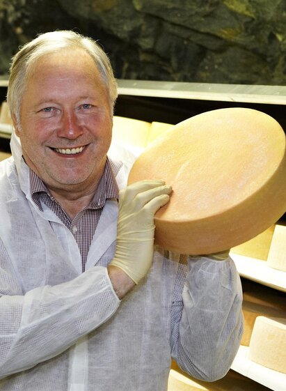 Almenland Stollenkäse_Franz Möstl_Oststeiermark | Franz Wolfgang Rainer | © Almenland Stollenkäse