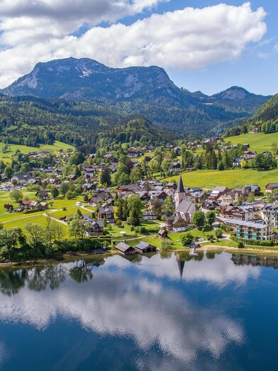 Altausseer See with church | © Drohnenfotos.at-Andreas Tischler | Drohnenfotos.at-Andreas Tischler | © Drohnenfotos.at-Andreas Tischler