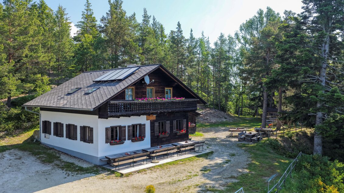 zu sehen ist die Arzberghütte. | © Kurt Elmleitner