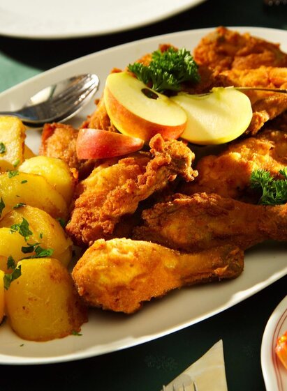 Knuspriges Backhendl | Werner Krug | © Thermen- & Vulkanland