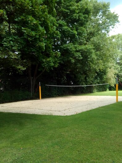 Outdoor pool Pöllau_Beach volleyball court_Eastern Styria | © Gerlinde Kohl
