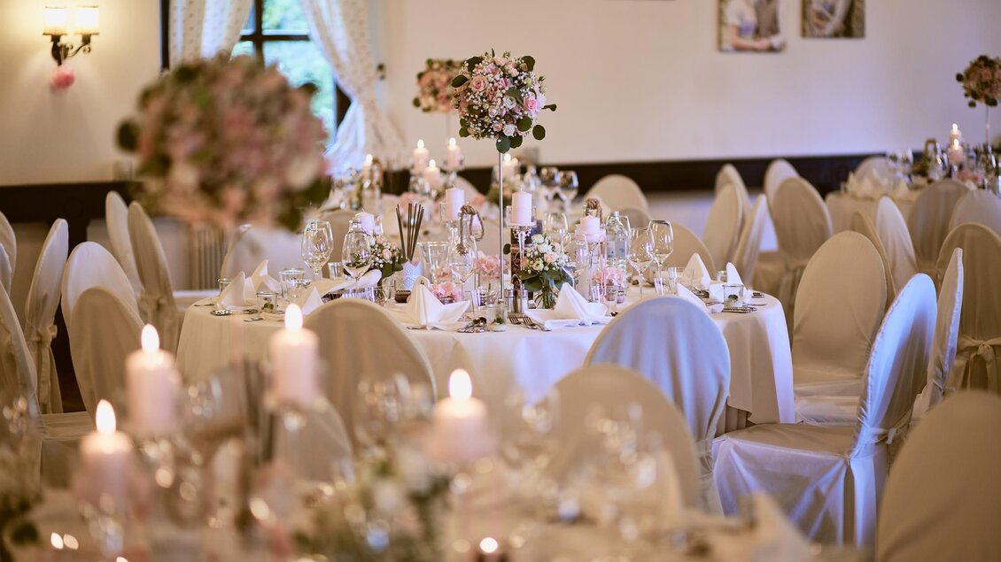 Berggasthof König_Hochzeitstisch_Oststeiermark | © Berggasthof König