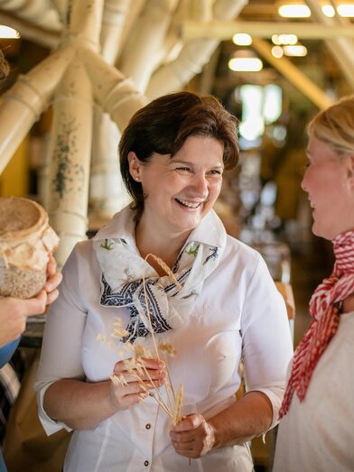 Führung in der Berghofer-Mühle | © Thermen- & Vulkanland | Harald Eisenberger | © Thermen- & Vulkanland