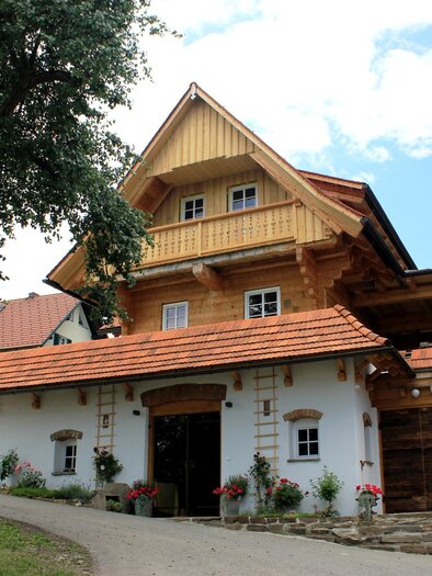 Hofbereich beim Weingut Herrgott | © Weinbau Herrgott