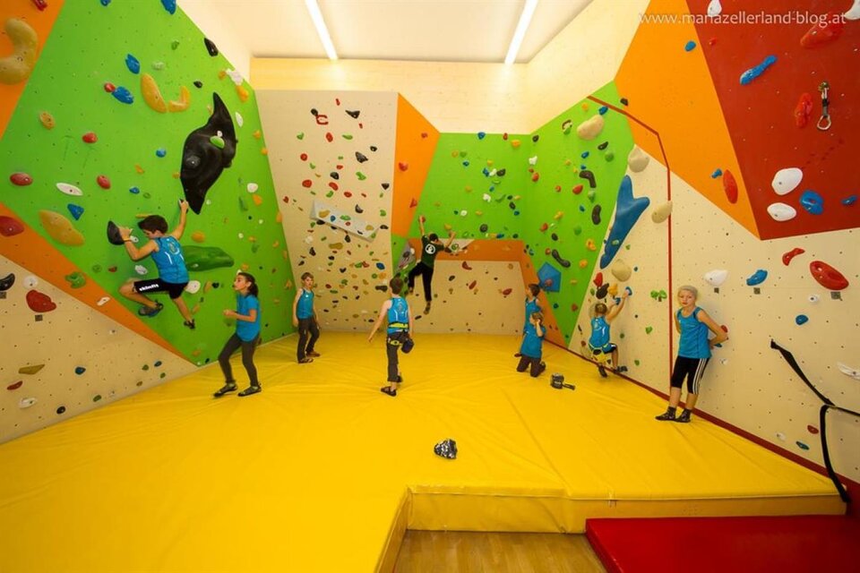 Boulder- und Sportkletteranlage "Kraxl-Stubn" - Impression #1 | © www.mariazell.blog | Fred Lindmoser