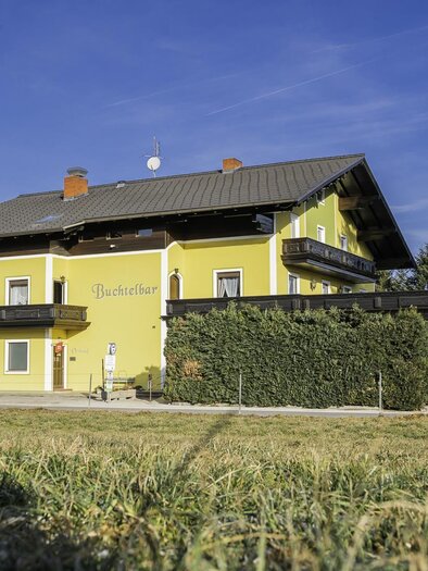 Buchtelbar_from outside_Eastern Styria | © Buchtelbar