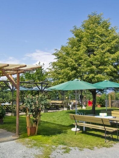 Buschenschank Dietrich_Gastgarten | © Weingut Dietrich