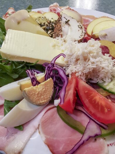 Buschenschank Jause | © Stefan Gründl | Weingut Gründl | Stefan Gründl | Weingut Gründl | © Stefan Gründl | Weingut Gründl