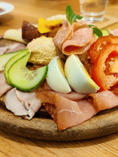 Buschenschank Handler_Brettljause_Eastern Styria | © Tourismusverband Oststeiermark