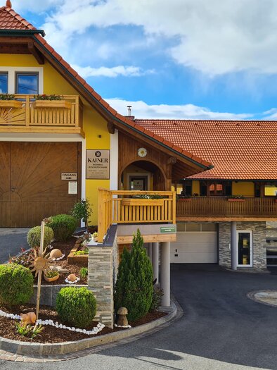 Buschenschank Kainer_Hausansicht_Oststeiermark | © Buschenschank Kainer