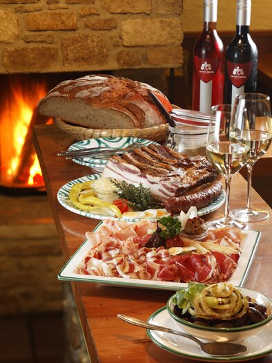 Buschenschank Retter Kneissl_Jause_Oststeiermark | © Buschenschank Retter Kneissl