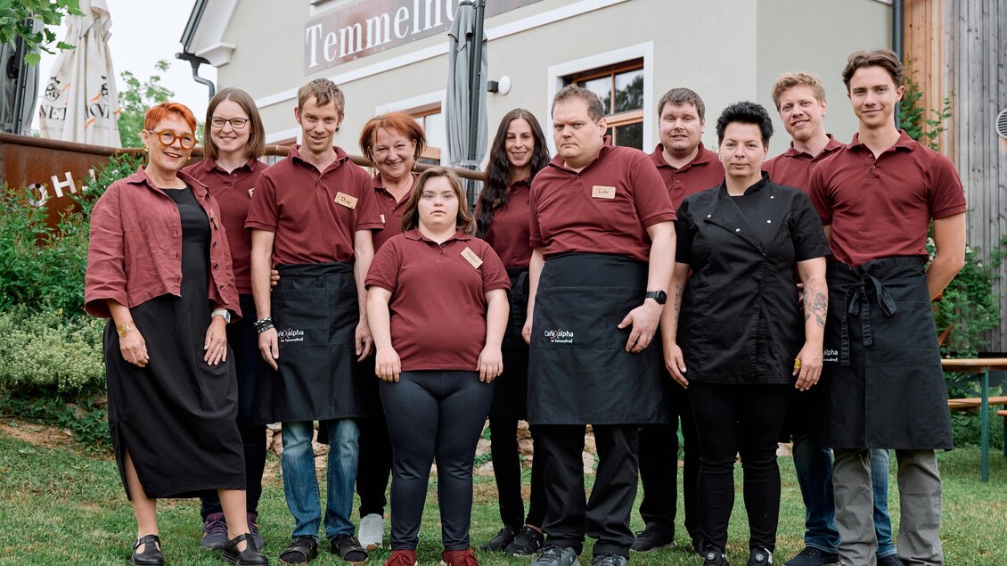 Das Team im Café alpha im Temmelhof | © Café alpha