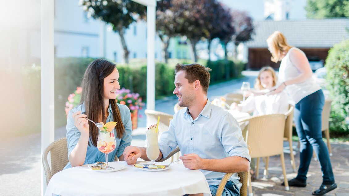 Cafe Fasching_Sonnenterrasse_Oststeiermark | © Café-Busreisen-Fasching