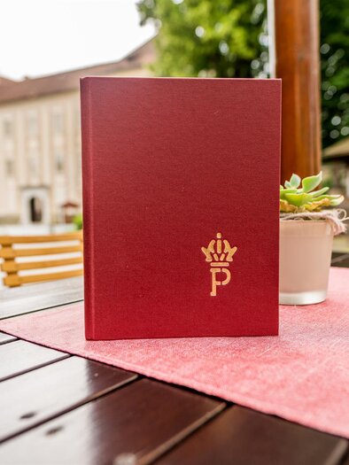 Café Lipizzanergestüt Piber_Karte | © Lipizzanerheimat_Die Abbilderei