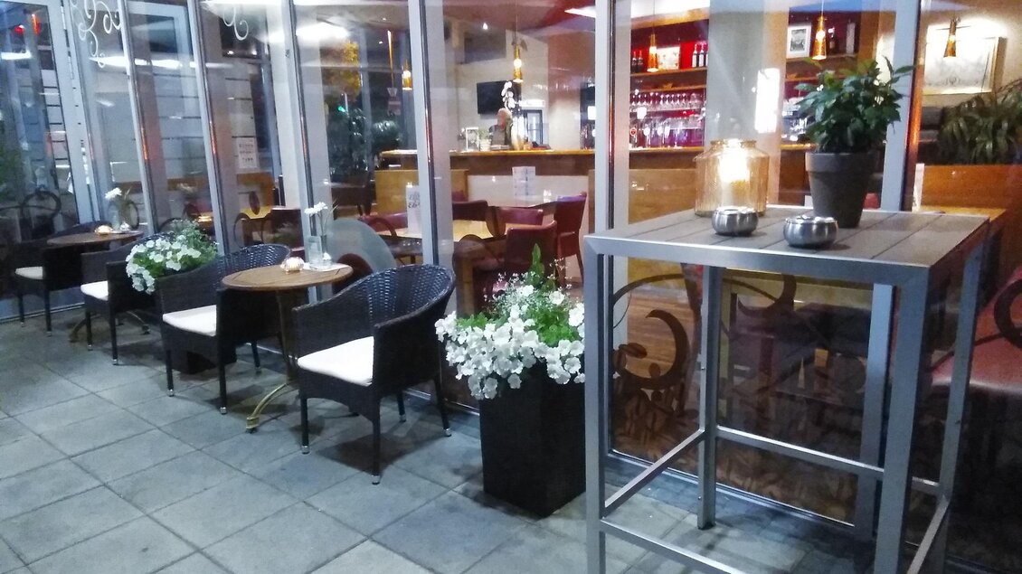 CafeBarMelo_Auslage_Oststeiermark | © Tourismusverband Oststeiermark