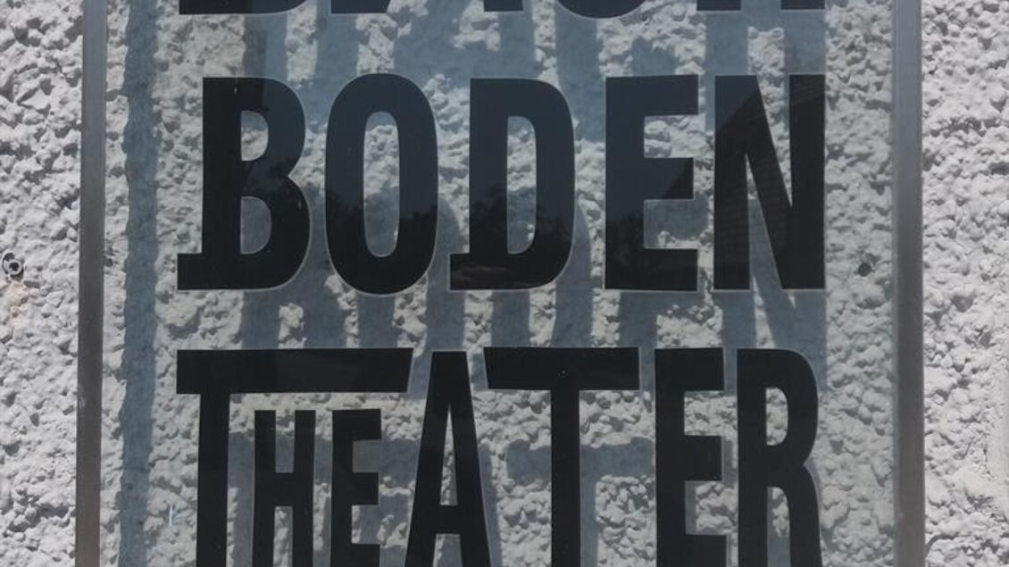 Schild Dachbodentheater StainZeit | © Peter Nöhrer