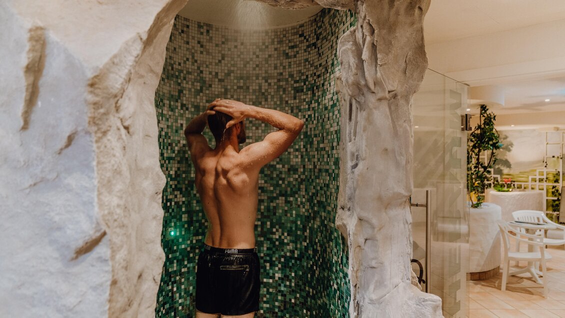 Sauna duschen | © Christine Höflehner Photography