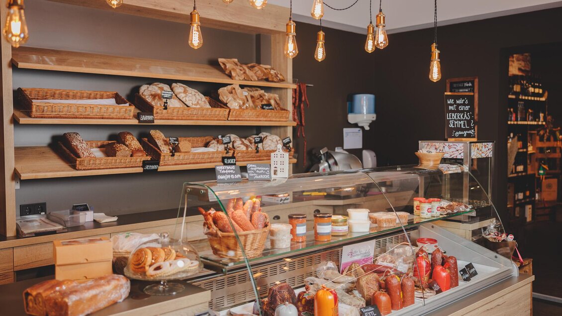 Auch Brot und Gebäck bekommen Sie bei uns! | © Markthaus Gnas