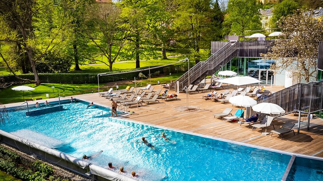 Blick von oben aufs Aussenbecken | © Die Therme der Ruhe Bad Gleichenberg