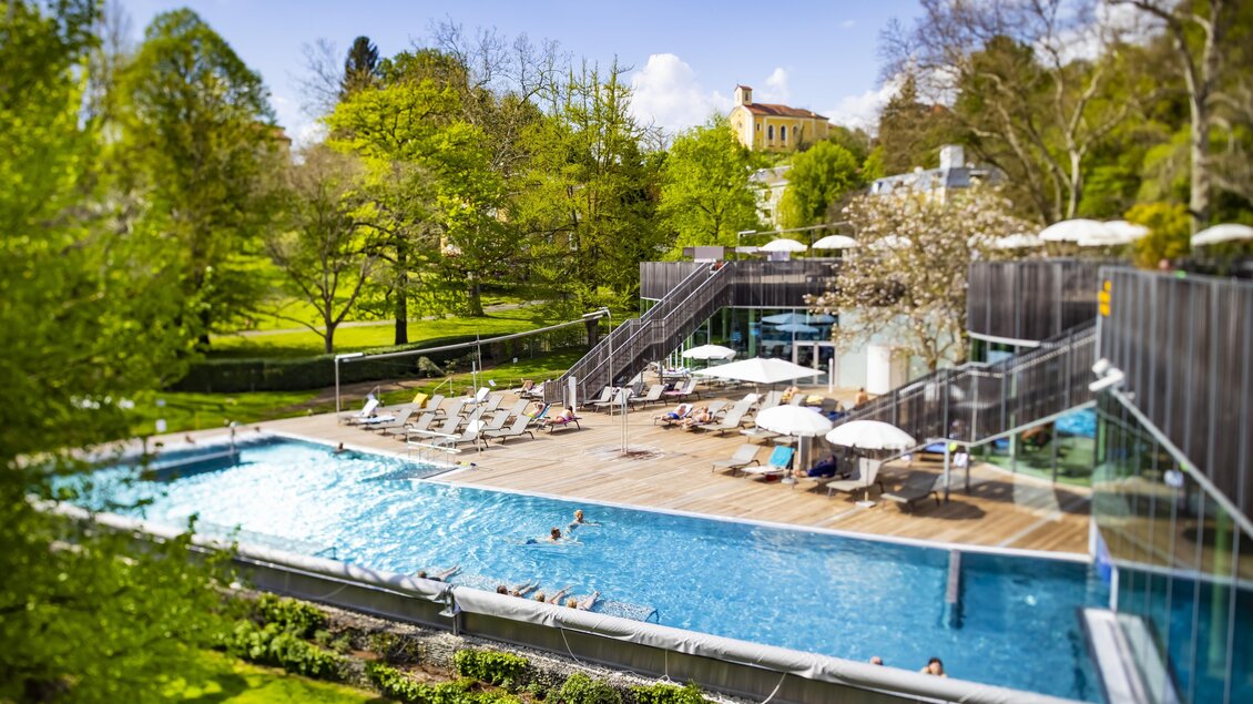 Blick auf das Aussenbecken der Therme der Ruhe | © Die Therme der Ruhe Bad Gleichenberg